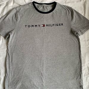 Tommy Hilfiger Mens large grey t-shirt. Like new